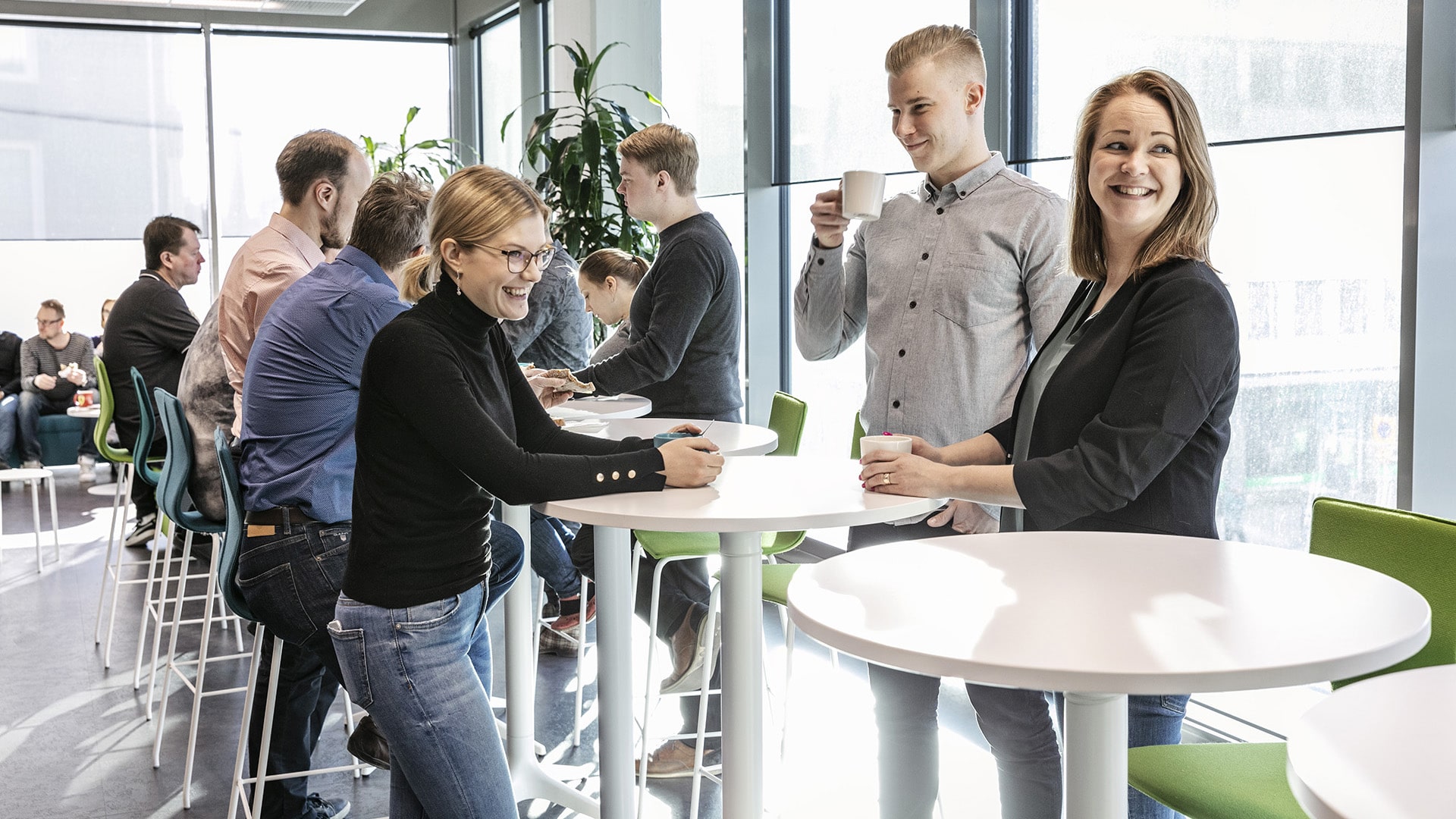 A-Insinoorien-henkilokunta-kahvitauolla