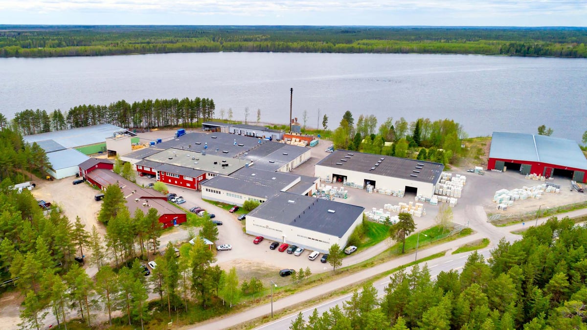  EPD (Environmental Product Declaration) on kolmannen osapuolen verifioima ympäristöseloste, joka perustuu elinkaariarviointiin eli LCA-laskentaan (Life Cycle Assessment). Laskennassa tarkastellaan tuotteen koko elinkaarta raaka-aineiden hankinnasta valmistukseen ja edelleen käyttöön.