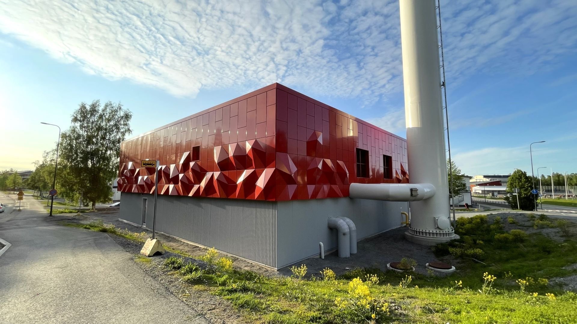 We design energy systems that work efficiently under the pressure of changing regulations, loads and fuel pricing.