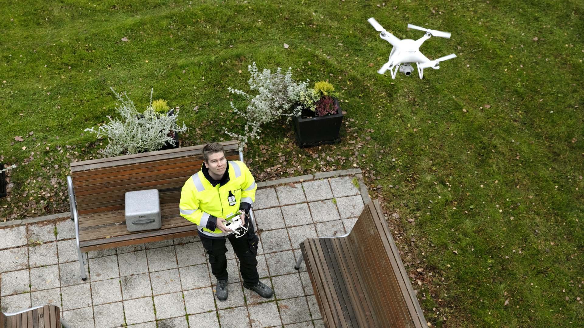 Repo Roope ja drone 1920x1080