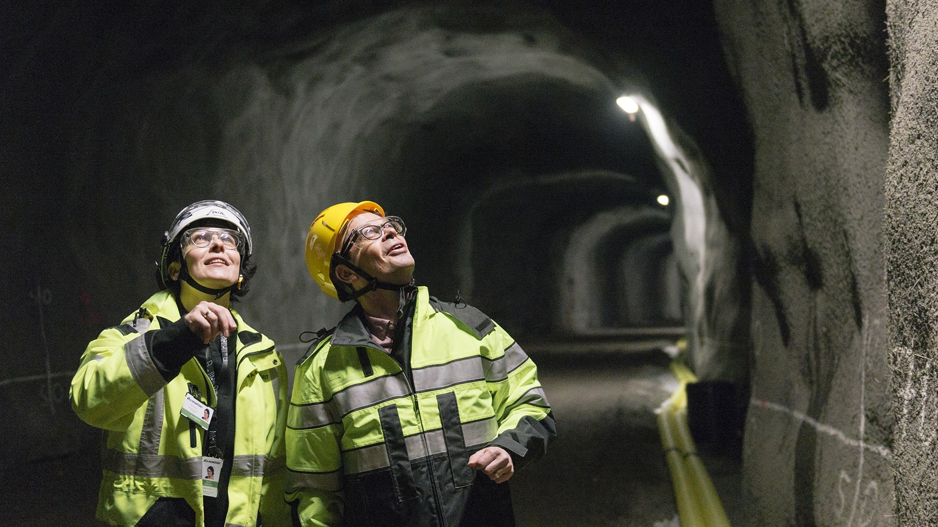 Maan alle voi rakentaa melkein mitä vaan. A-Insinöörien maanalaisten tilijen hankekehitysjohtaja Timo Sainio esittelee A-Insinöörien maanalle rakennettuja kohteita. Autamme myös sinua valjastamaan maanalaisen potentiaalin käyttöön.