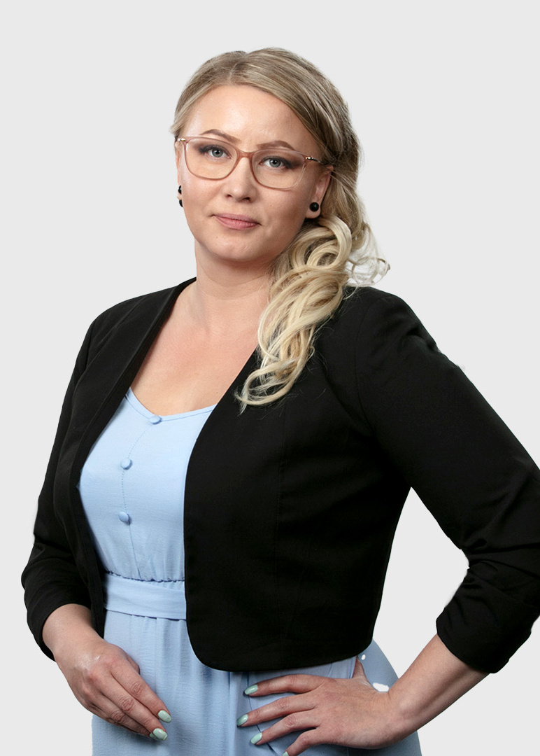 Komulainen-Annina_pysty