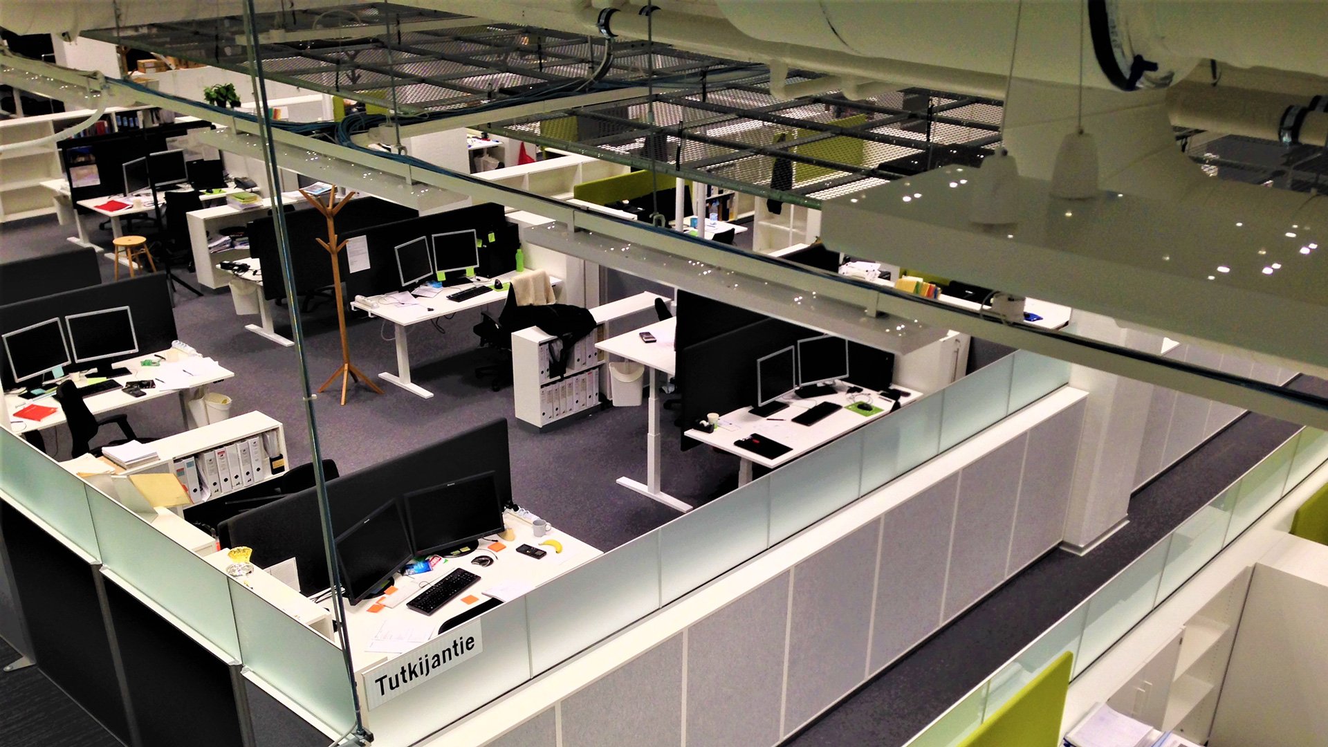 Through acoustical engineering, we enhance satisfaction, concentration, and comfort in workplaces and learning spaces.