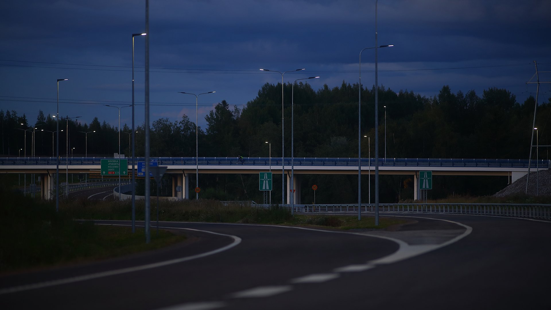 Okeroisten risteyssilta uudella Lahden etäisellä kehätiellä 