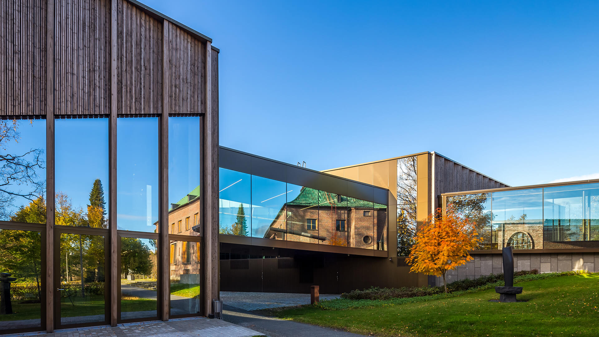 Göstan-paviljonki-kulttuurirakennus-mänttä-vilppula-lasi-ikkunat