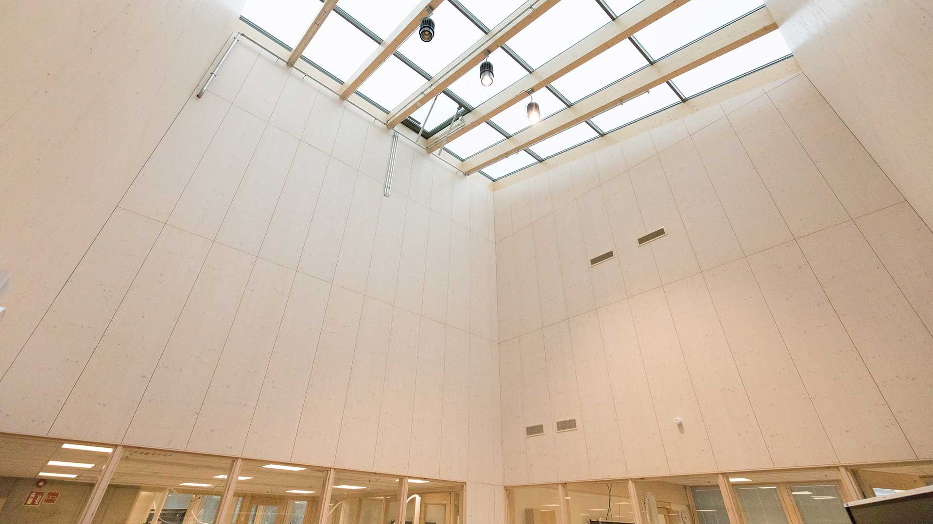 Mansikkalan_koulu_valopiha_Imatra_akustiikkasuunnittelu