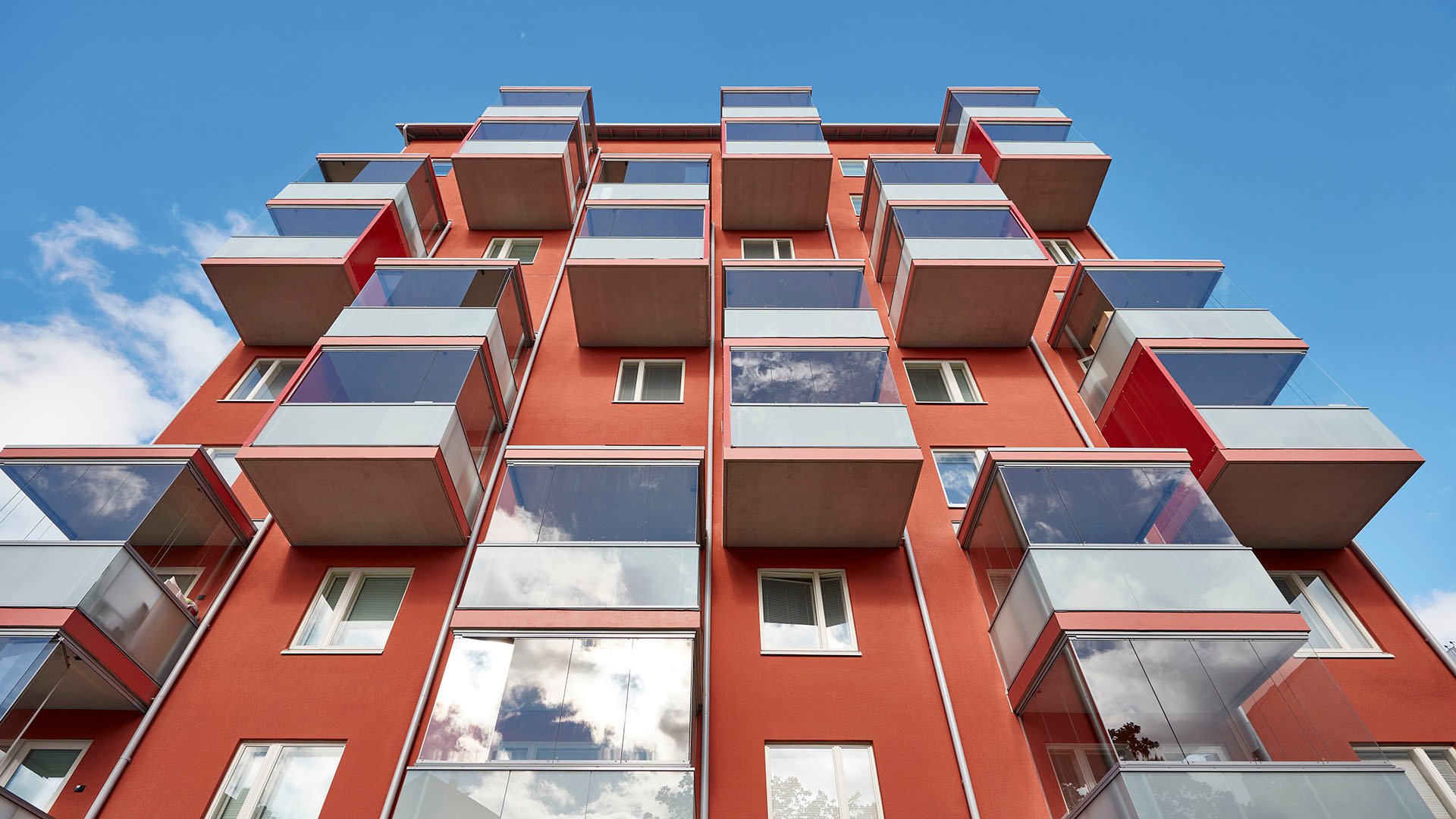 The image shows the facade of a housing company where a well-prepared project plan has supported decision-making.