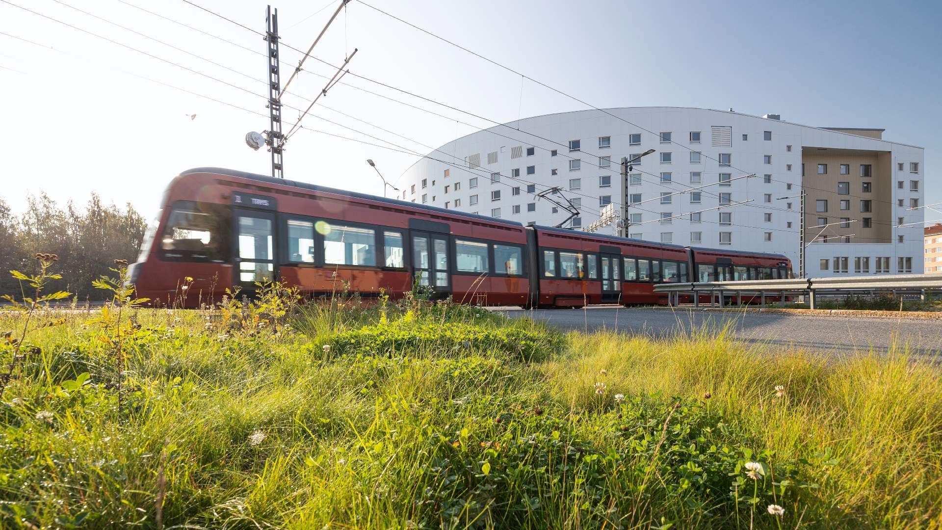 Autamme sinua hyödyntämään hankkeessasi koko raideliikennesuunnittelun ja ratainfran kehittämisen potentiaalin.